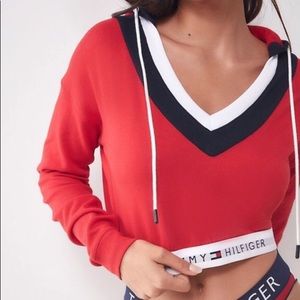 Woman’s tommy hilfigger crop top sweater